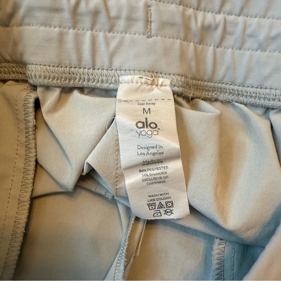 ALO Men’s 7” Repetition Short Light Gray Drawstring M - Picture 6 of 9